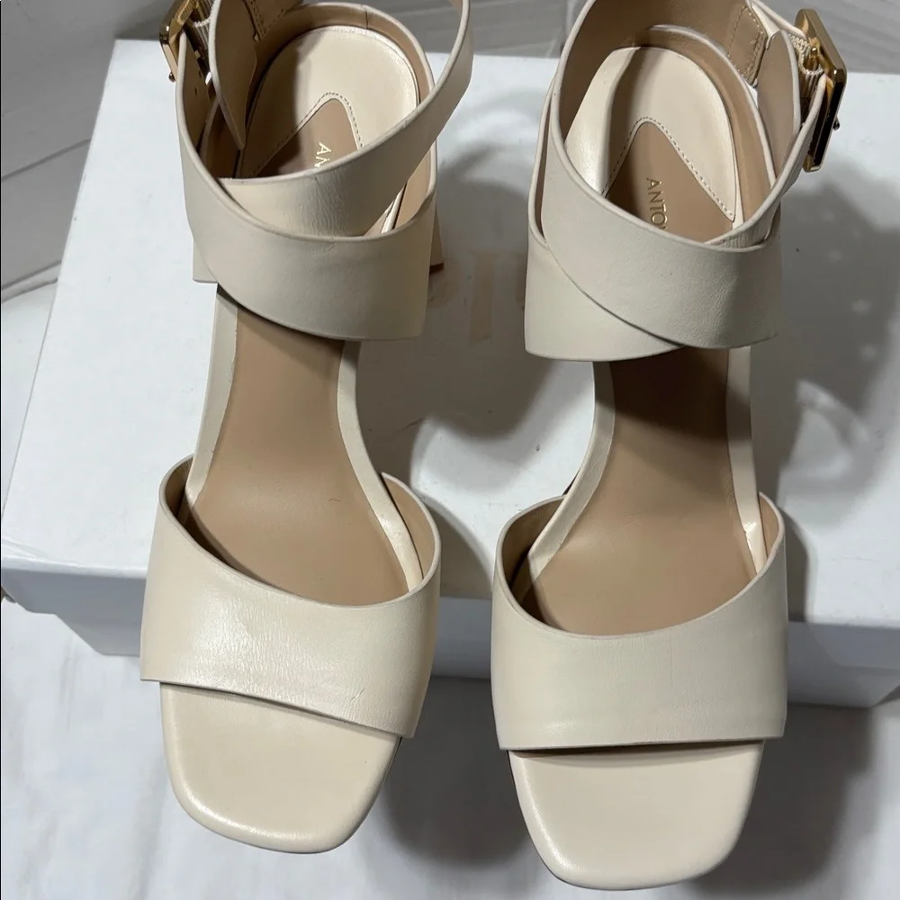 Antonio Melani leather block heel sandals. NWOT - Picture 3 of 8